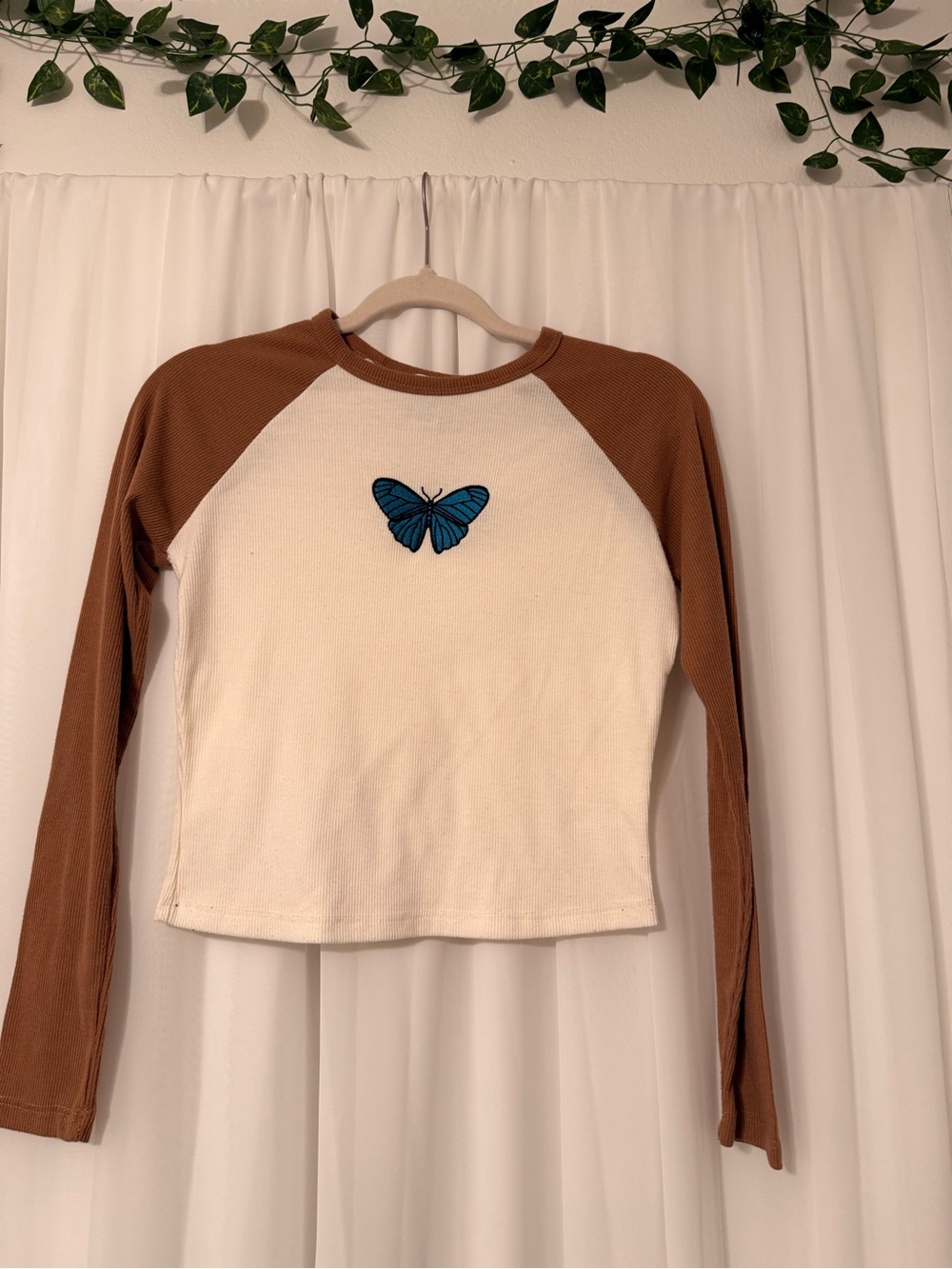 Rue21 Cream Top with Brown Trim